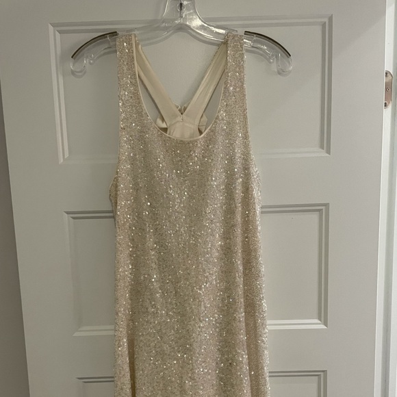 Alice and Olivia - Picture 2 of 2